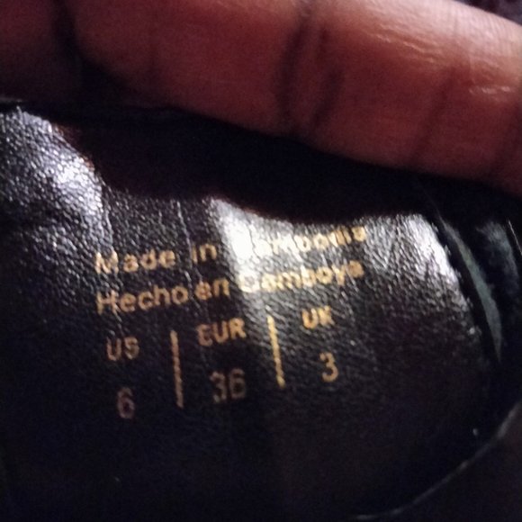 ankle booties - Picture 9 of 10